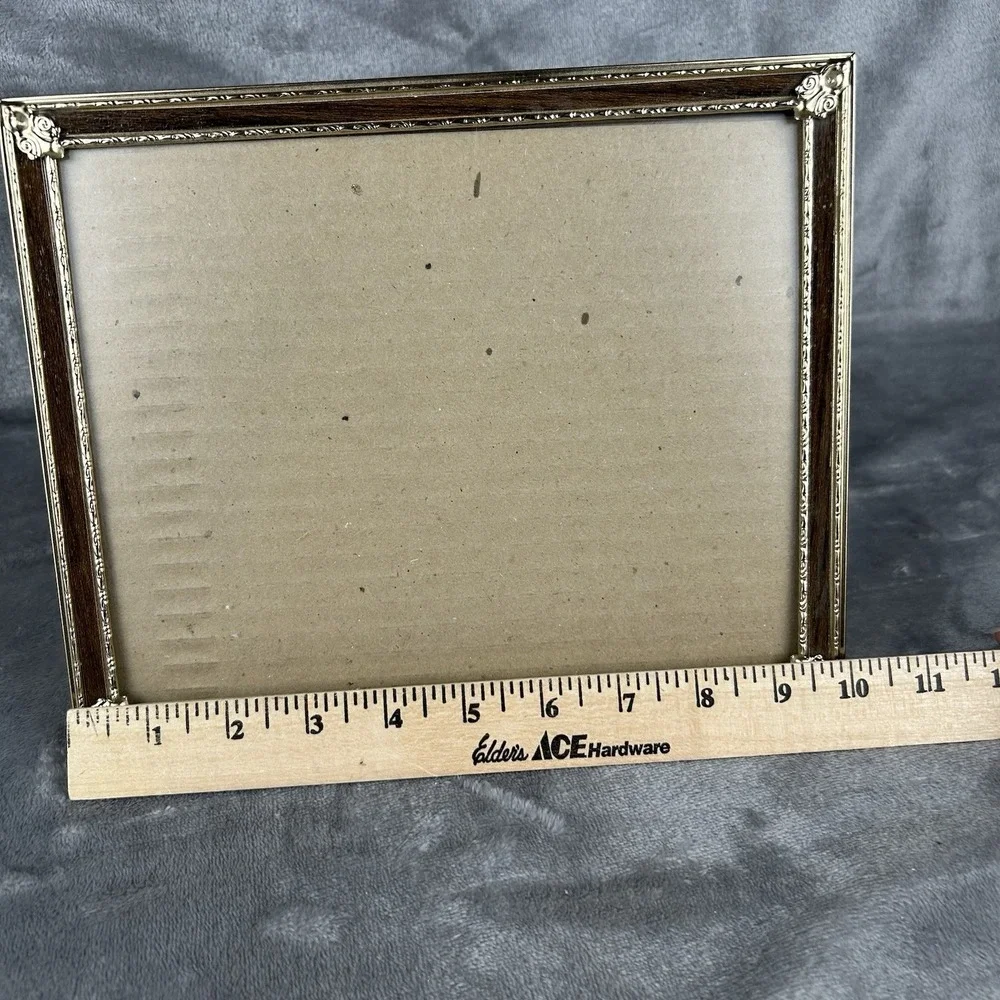 Vintage 8x10 Gold-Tone Frame Free Standing Vertical or Horizontal Faux Wood Trim